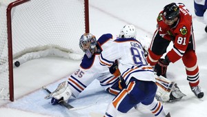 NHL Highlight: Hossa (34) rozhodol o výhre Chicaga