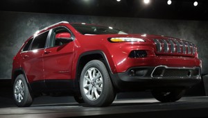 Hackeri dokázali za jazdy ovládnuť auto pripojené na internet