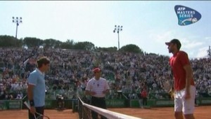 Federer a Djokovič postupujú do štvrťfinále