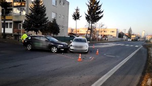 Majiteľ taxíka kúpil auto len pred pár dňami. Pri druhej jazde do neho vrazil iný taxík