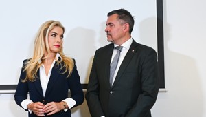 Machala sa o svojom odvolaní dozvedel z médií. „Ja mám dovolenku,“ reaguje