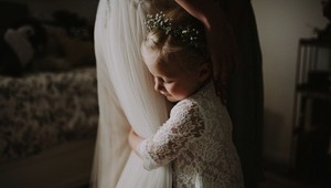 Zrušili kontroverzný zákon. Muži si už nebudú môcť brať malé dievčatá