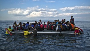 Čln s migranti sa prevrhol, ročné dieťa zahynulo
