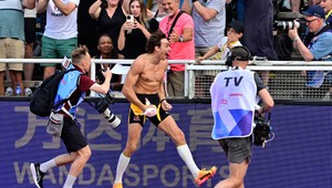 Duplantis opäť pokoril svetový rekord, premiérovo doma