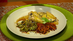 Chrumkavé kura na teplom mrkvovom šaláte