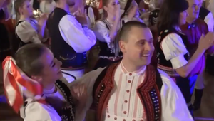 VIDEO: Z plesu sa stala prehliadka tradičných krojov