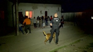 Policajta napadol nožom, oslavoval tak tehotenstvo svojej družky