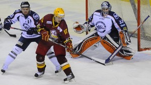 25.kolo hokejovej extraligy ovládli dokonale hostia