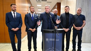 Vláda rokovala o odškodnení po povodniach. Slovensko je pripravené pomôcť aj iným krajinám