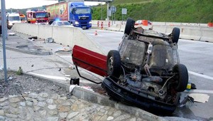 Oto (36) netrafil do tunela. Škoda 103 000 €