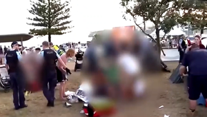 Krvavá streľba na pláži v Sydney má jedenásť obetí. Útok označili za teroristický čin