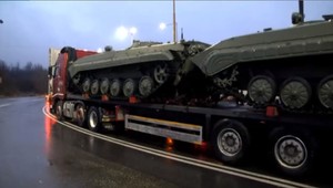 Viete ako predbiehať dlhú kolónu? Stále platí, pomaly ďalej zájdeš