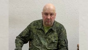 Ruská moderátorka zverejnila fotografiu, kde má byť Surovikin s manželkou