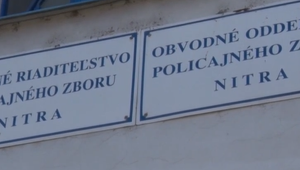 Muža údajne zbili policajti. Chcel si od nich len zavolať