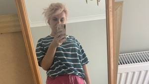 Vybehla si do obchodu, vrátila sa naštvaná a zahanbená: Problémom bol tento outfit