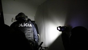 Zásah NAKA pre vstupenky na MS v hokeji. Kukláči zadržali dve osoby