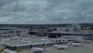 Tisíce Austrálčanov nemôžu ísť domov, prílet tenistov ich pobúril