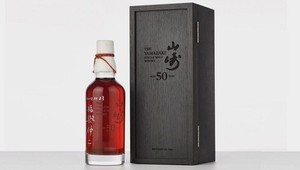 Dymová 50-ročná single malt whisky z Japonska pokorila svetový rekord