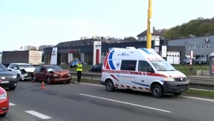 V Košiciach sa zrazili štyri autá, medzi nimi aj sanitka