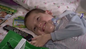 Ťažko chorému Miškovi zo Siedmeho neba sa splnil sen: Navštívil ho jeho futbalový idol!