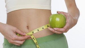 Upraví trávenie, váhu aj pleť: Prečistite si telo TOP jablkovým detoxikačným nápojom