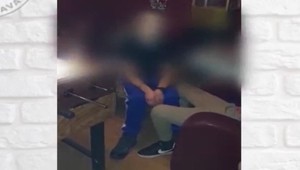 VIDEO: Nelegálna párty v centre Bratislavy. Polícia si posvietila na suterén známej kaviarne