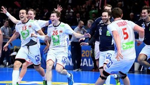 Nórski komentátori na ihlách. Rozprávka pokračuje až do finále