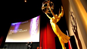 Ceny Emmy ovládol Perníkový tatko a Robbin Williams (†63)