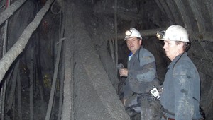 Zemetrasenie v Poľsku. V hĺbke 1 km zavalilo 19 baníkov