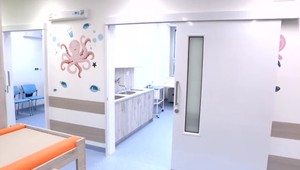 Národný ústav detských chorôb úplne prebudoval a rozšíril svoj urgentný príjem. Deti čakajú novinky