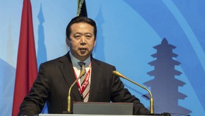 Šéf Interpolu zmizol v Číne. Jeho žena tvrdí, že sa jej vyhrážajú