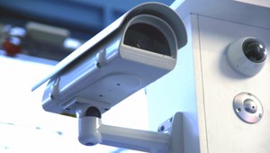 Zničil alarm a dom ľahko vykradol: Nočný zlodej si vybral ideálnu príležitosť