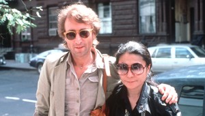 Ukradnutú gitaru Johna Lennona vydražili za 2,61 milióna eur