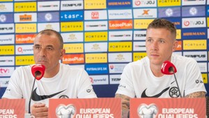 Juraj Kucka a Francesco Calzona. Tlačovka pred zápasom s Portugalskom