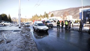 Chlapcov pri návrate zo školy zrazilo auto na priechode pre chodcov