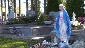 Svetlo večné nech im svieti: Dušičky sú o spomienke, nie o povinnosti, pripomína biskup