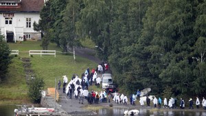 ZÁZNAM: Spomienka na masaker. Pozostalí prišli na ostrov Utoya