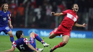 VIDEO: Simulant storočia? Hamit Altintop z Turecka!