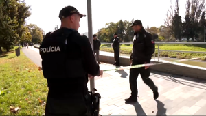 V rieke našli utopeného muža. Telo plávalo v blízkosti nákupného centra