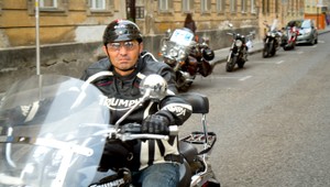 Motorkári obsadili Bratislavu. Pre parkovacie miesta