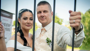 Láska na prvú pokutu: Priestupok za stopku prerástol do svadby s policajtom