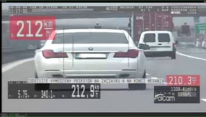 Vodič sa chcel len ponaháňať. Netušil ale, že s policajtmi