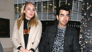 Po dvoch týždňoch klebiet o rozvode si spevák vzal mikrofón a povedal to fanúšikom jasne!