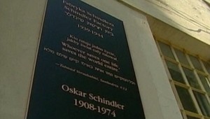 Opozícia chce zakázať pamätníky predstaviteľov režimov. Na verejných priestranstvách by ich mená už nemali byť