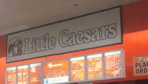 Reštaurácia napísala bezdomovcom odkaz. Teraz valcuje internetom