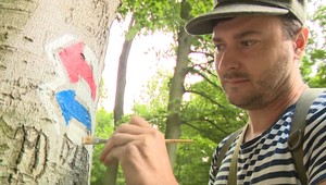 Hory sú plné turistov, značenie trás je v rukách dobrovoľníkov.  Zákon, ktorý mal upratať chaos, sa odkladá