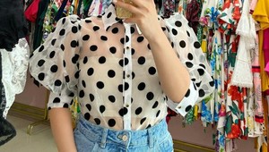 Ako zamaskovať silenejšie ramená? Pomôže vám tento TOP