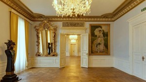 Kaštieľ vo Voderadoch je po desaťročiach chátrania pýchou regiónu. Vrátili sa doň aj pôvodné vzácne zrkadlá.