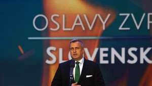 Oslavy zvrchovanosti v Starej Bystrici: Fico zapálil vatru, prišiel aj Danko