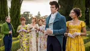 Druhá séria Bridgertonu sa už začala nakrúcať: Táto fotka to potvrdzuje!